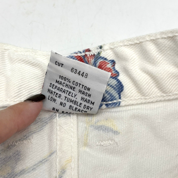 Vintage 80s 90s BONGO White & Floral Print Denim High Rise Mom Shorts Jr 1 25x2" - Picture 4 of 14